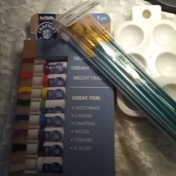 Acrylic Paint tubes with new paint brushes and 4 mixing trays - Picture 7 of 7